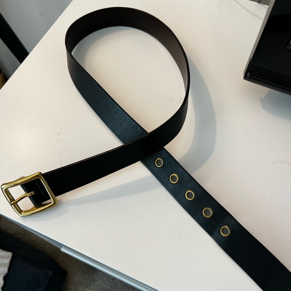 Coach dark brown leather belt in size M